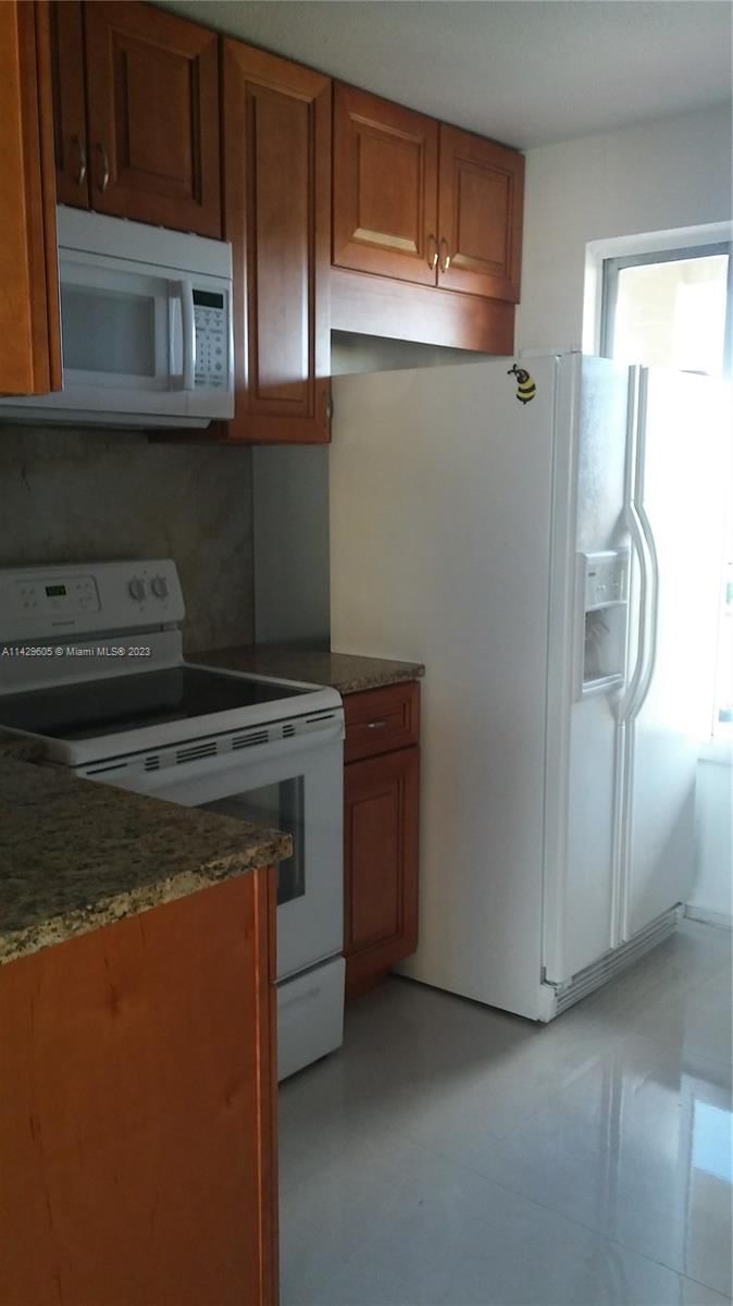 Real estate property located at 9240 Fontainebleau Blvd #505, Miami-Dade County, Miami, FL