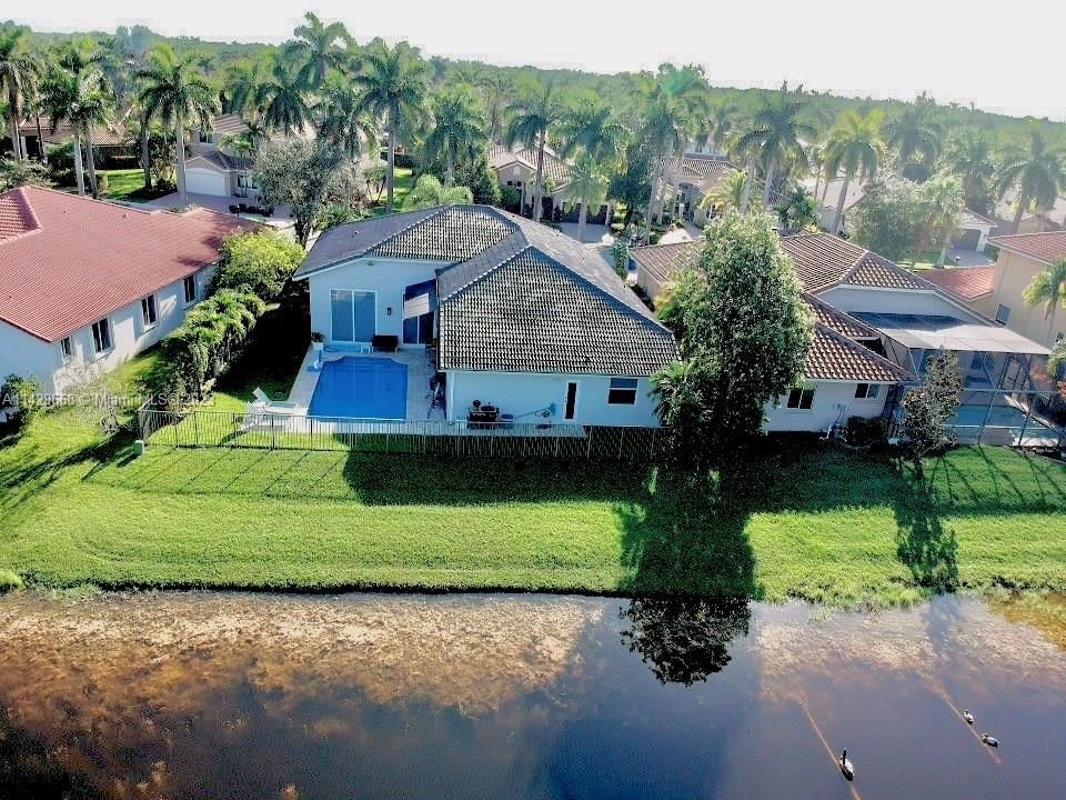 Real estate property located at 2553 Jardin Ln, Broward County, Weston, FL
