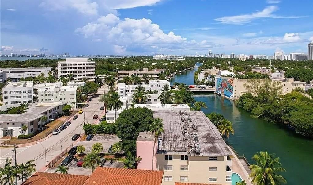 Real estate property located at 4011 Meridian Ave #43, Miami-Dade County, Miami Beach, FL