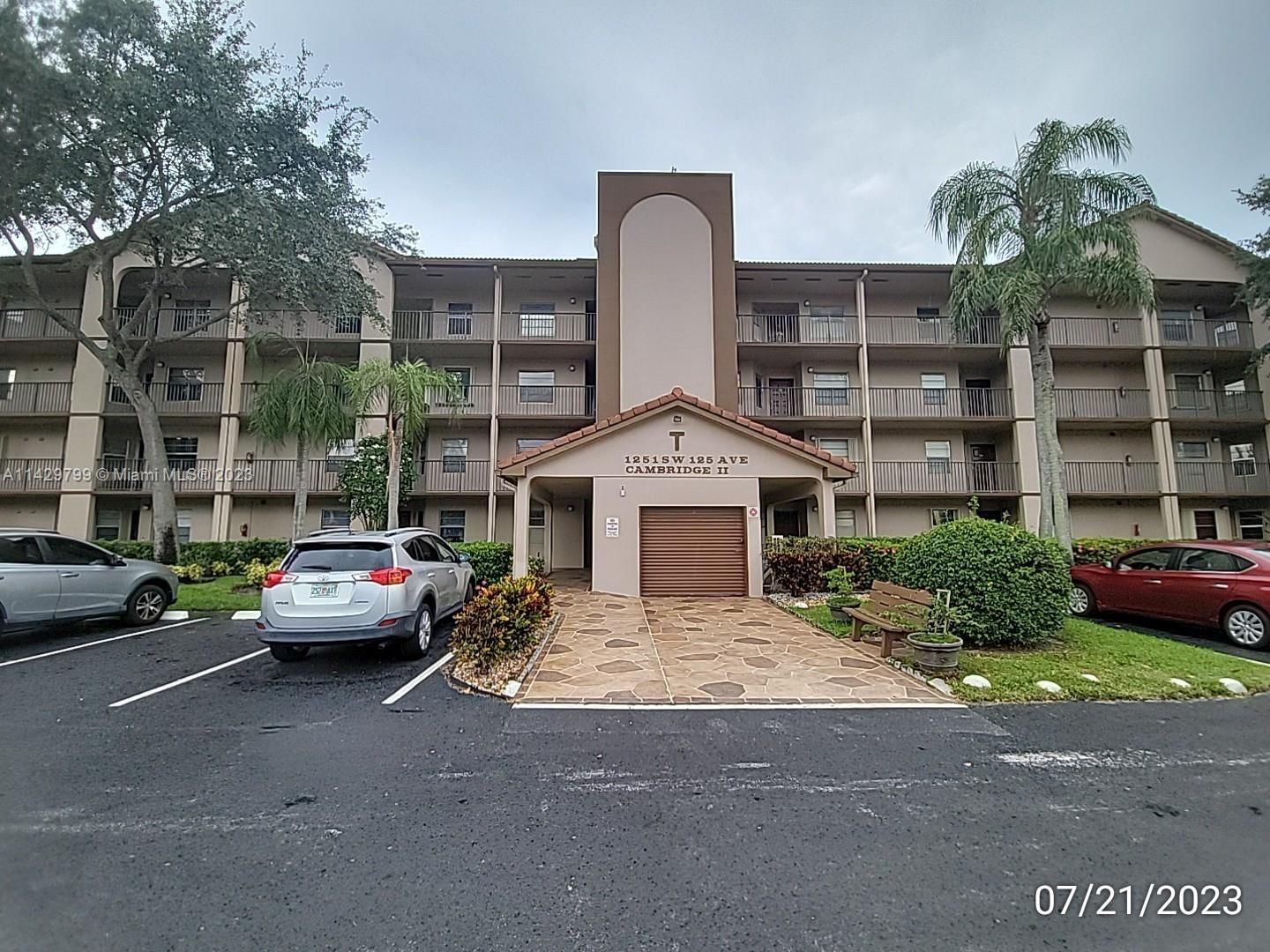 Real estate property located at 1251 125th Ave #409T, Broward County, CAMBRIDGE AT CENTURY VILL, Pembroke Pines, FL