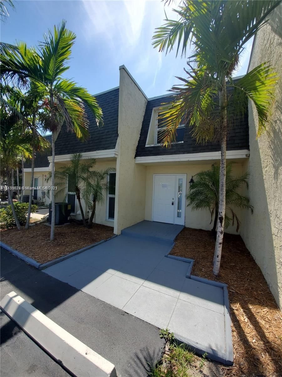 Real estate property located at 523 1st Ct O, Palm Beach County, PELICAN POINT AT BOYNTON, Boynton Beach, FL