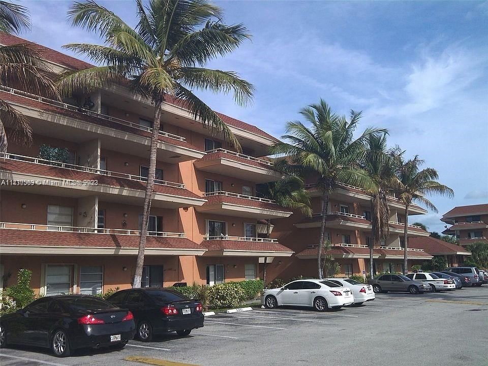 Real estate property located at 17650 68th Ave A2003, Miami-Dade County, Hialeah, FL