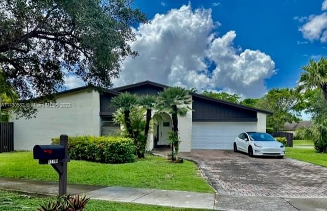 Real estate property located at 12780 107th St, Miami-Dade County, Miami, FL