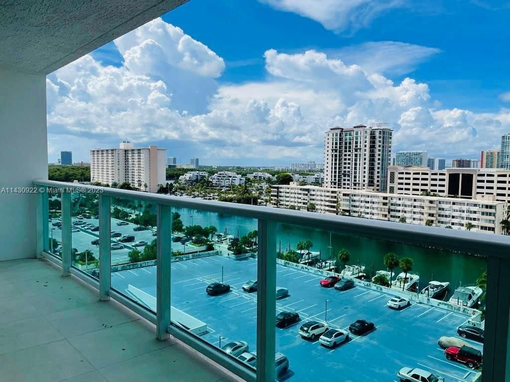 Real estate property located at 100 Bayview Dr #1031, Miami-Dade County, Sunny Isles Beach, FL