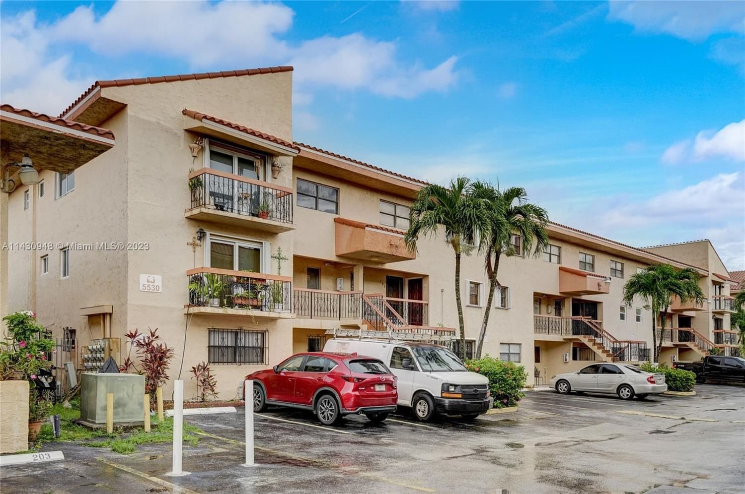 Real estate property located at 5530 26th Ct #204, Miami-Dade County, VISTA ALEGRE TOWNHOMES CO, Hialeah, FL
