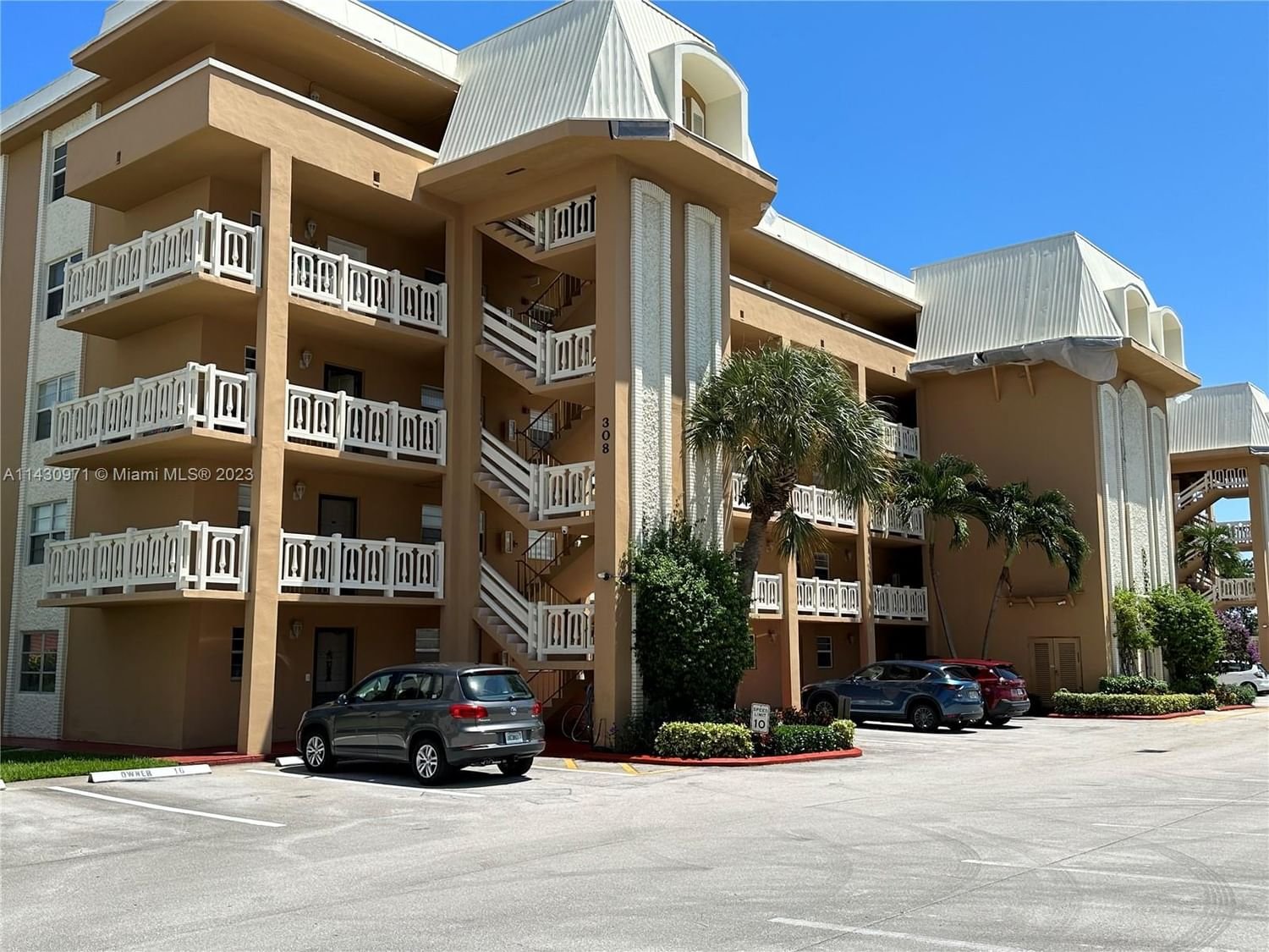 Real estate property located at 308 Golfview Rd #306, Palm Beach County, North Palm Beach, FL