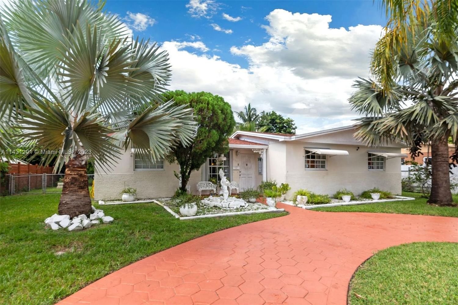 Real estate property located at 830 200th Ter, Miami-Dade County, Miami Gardens, FL