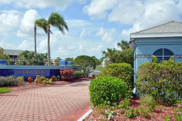 Real estate property located at 1677 Green Acres Cir LL 102, St Lucie County, EVERGREEN AT PORT ST LUCI, Port St. Lucie, FL