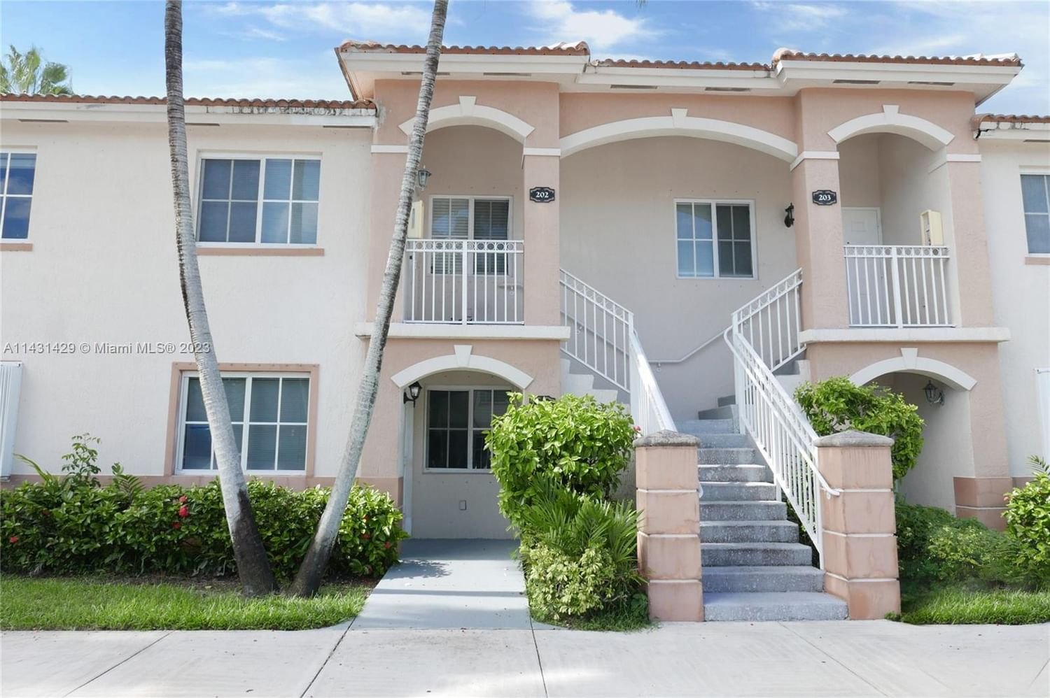 Real estate property located at 1271 28th Ct #102, Miami-Dade County, VENETIA GARDENS CONDO, Homestead, FL