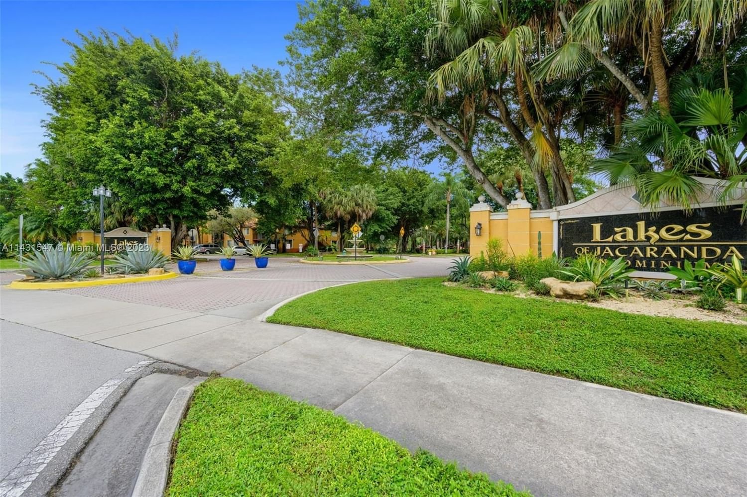 Real estate property located at 10765 Cleary Blvd #308, Broward County, Plantation, FL