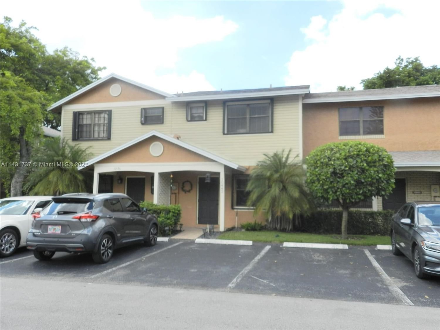 Real estate property located at 10442 6th St, Broward County, Pembroke Pines, FL