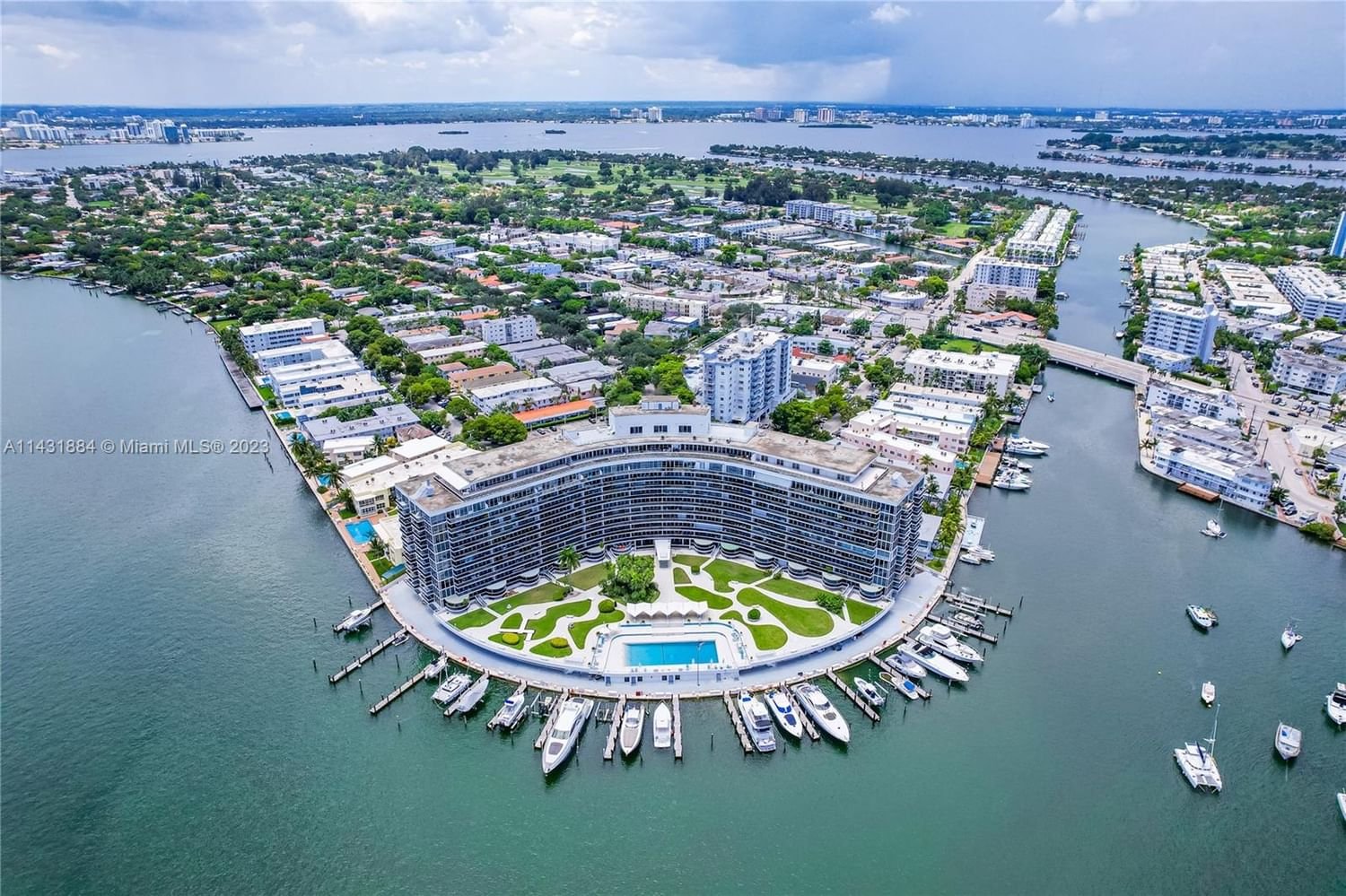 Real estate property located at 900 Bay Dr #105, Miami-Dade County, KING COLE CONDO, Miami Beach, FL