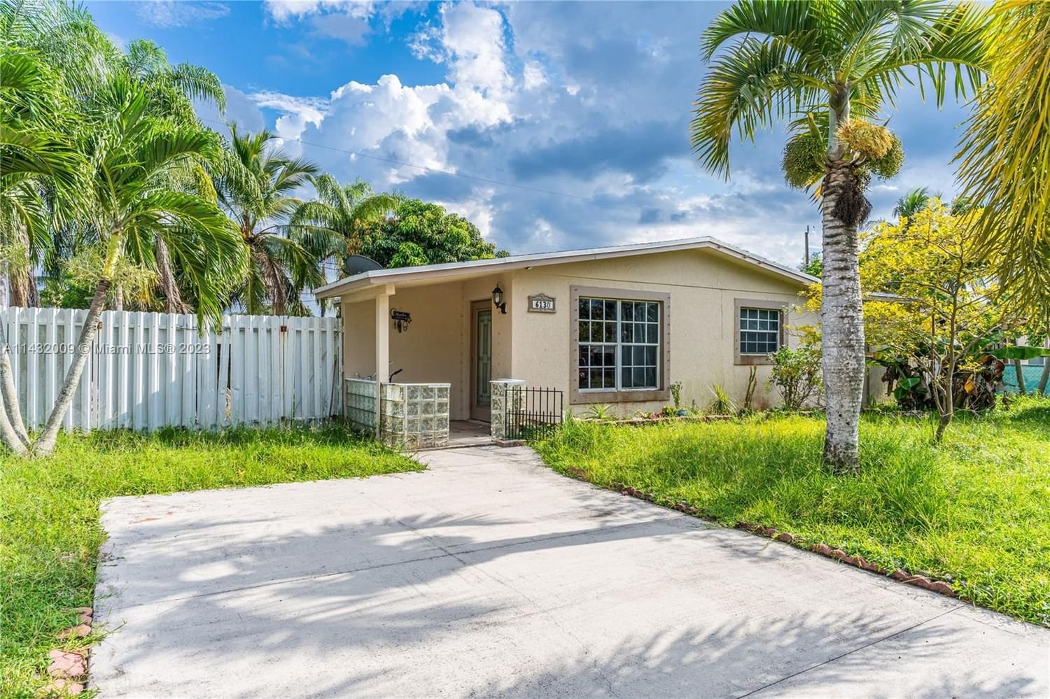Real estate property located at 6130 38th Ct, Broward County, Davie, FL