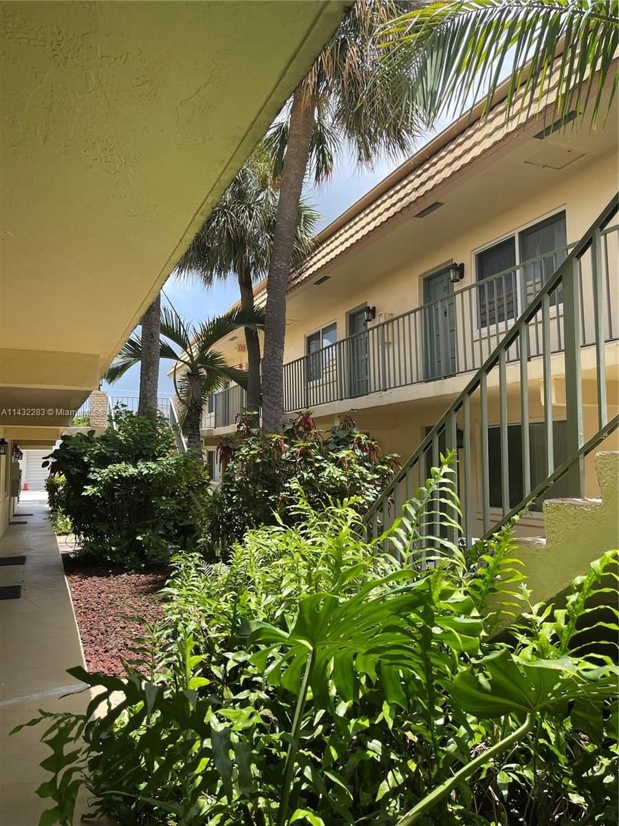 Real estate property located at 2300 2nd St #21, Broward County, Pompano Beach, FL