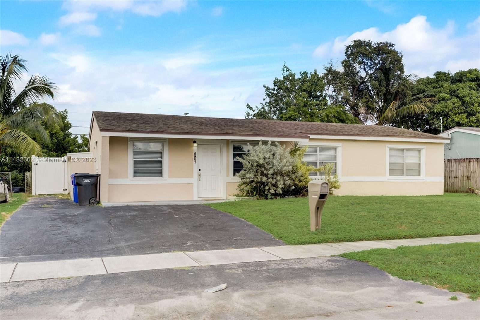 Real estate property located at 6981 Scott St, Broward County, DRIFTWOOD ACRES NO 20, Hollywood, FL