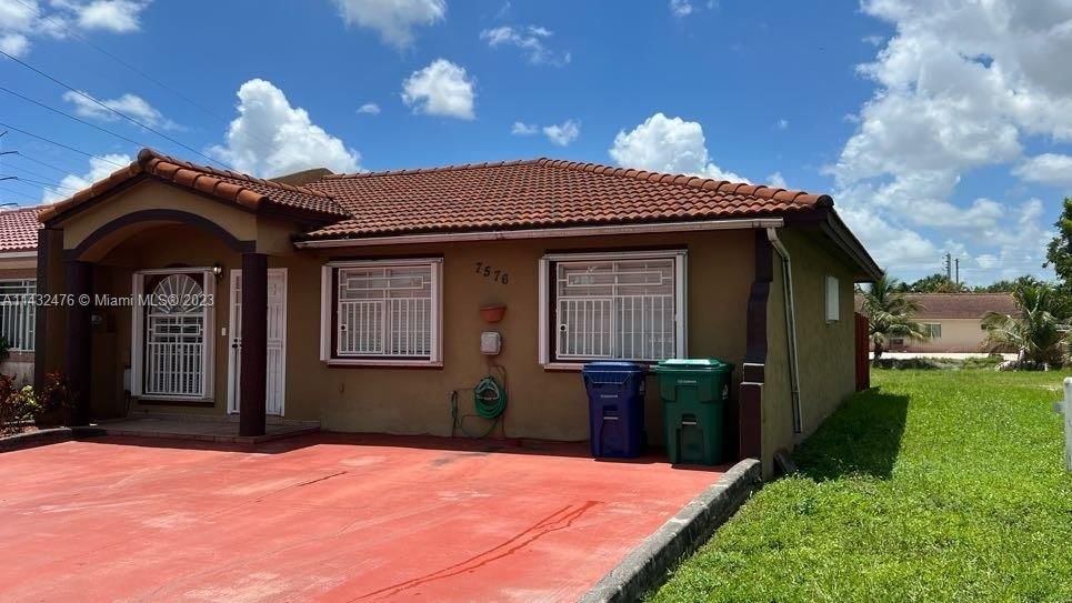 Real estate property located at 7576 170th Ter #7576, Miami-Dade County, Hialeah, FL