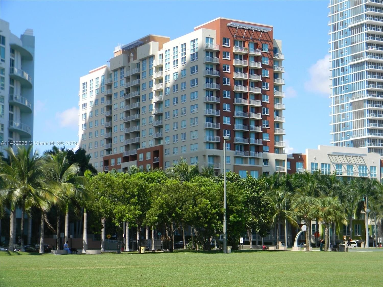 Real estate property located at 2000 Bayshore Dr #525, Miami-Dade County, Miami, FL