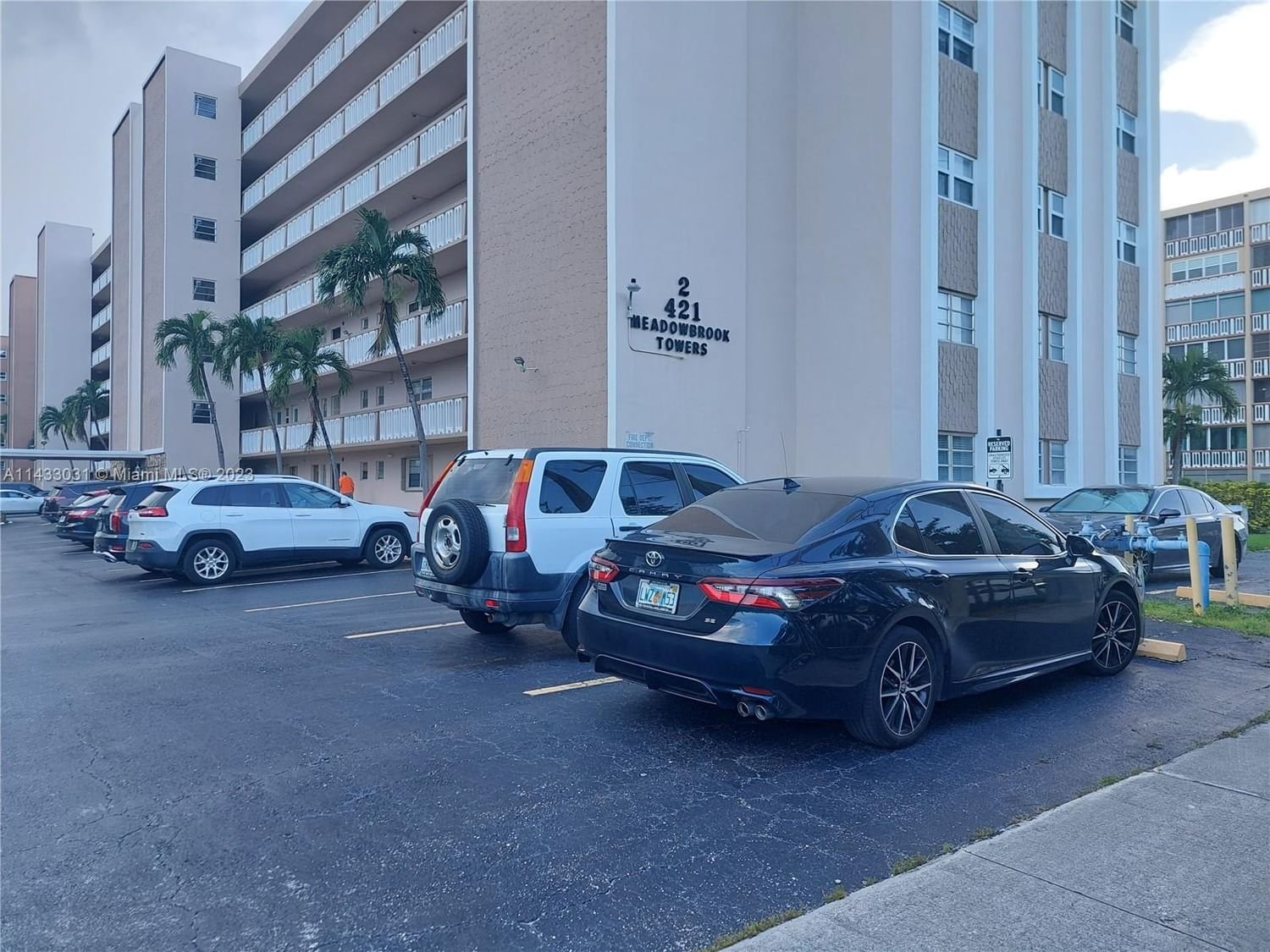 Real estate property located at 421 14th Ave #407, Broward County, Hallandale Beach, FL