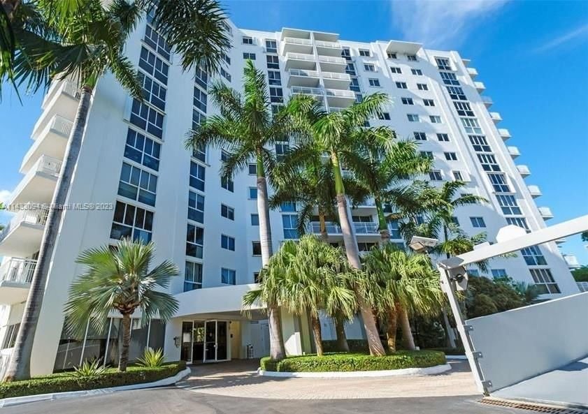 Real estate property located at 1688 West Ave #903, Miami-Dade County, Miami Beach, FL