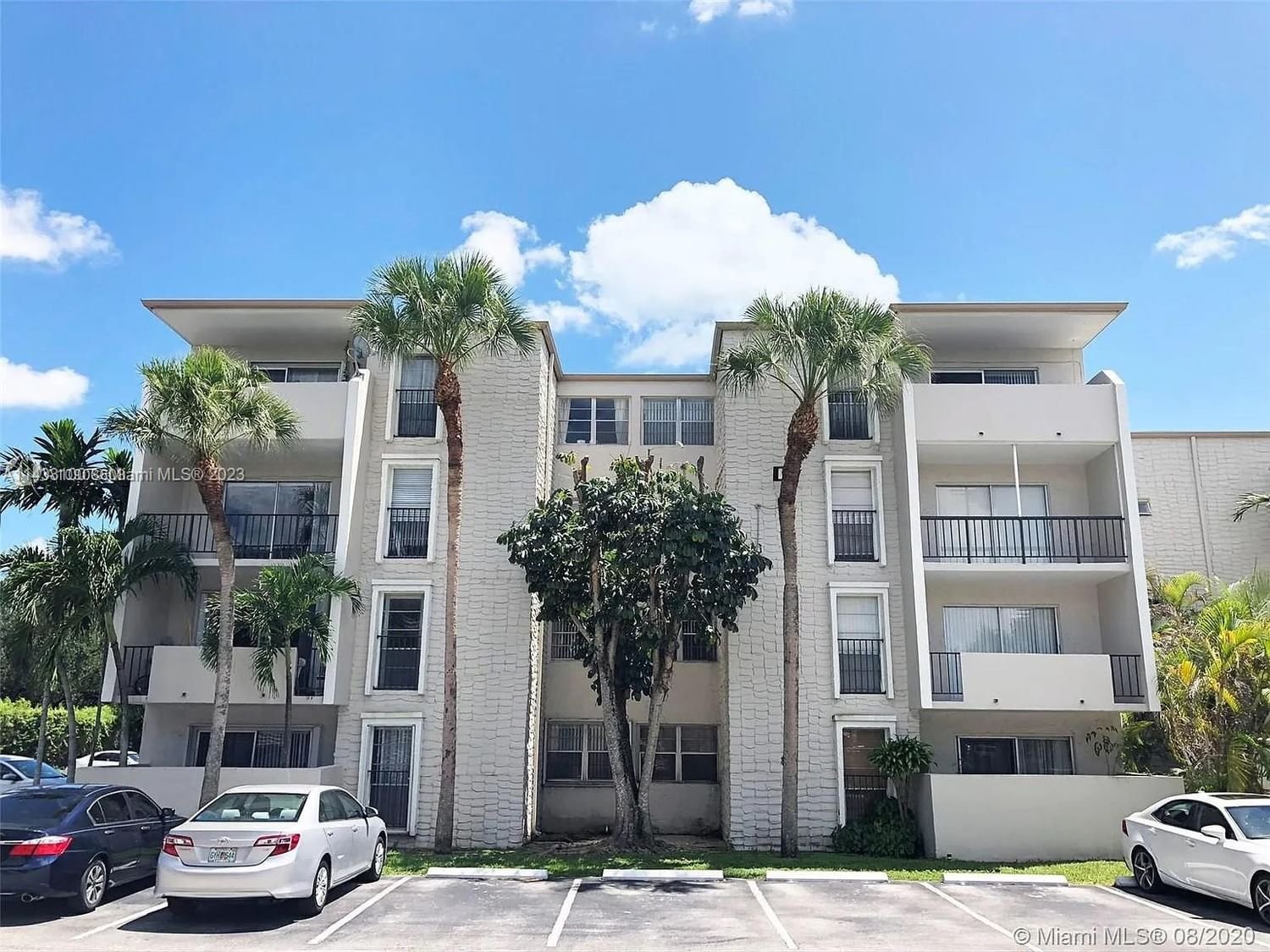 Real estate property located at 6902 KENDALL DRIVE E202, Miami-Dade County, DADELAND GROVE CONDO, Pinecrest, FL