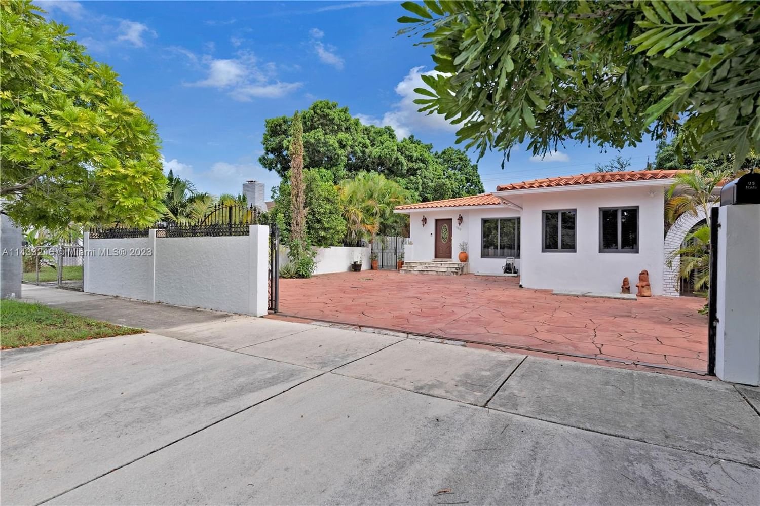 Real estate property located at 150 10th St, Miami-Dade County, Hialeah, FL