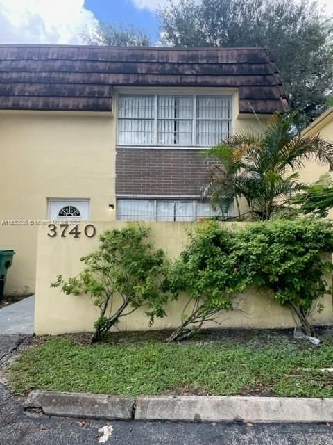 Real estate property located at 3740 60th Ter #20, Broward County, Davie, FL