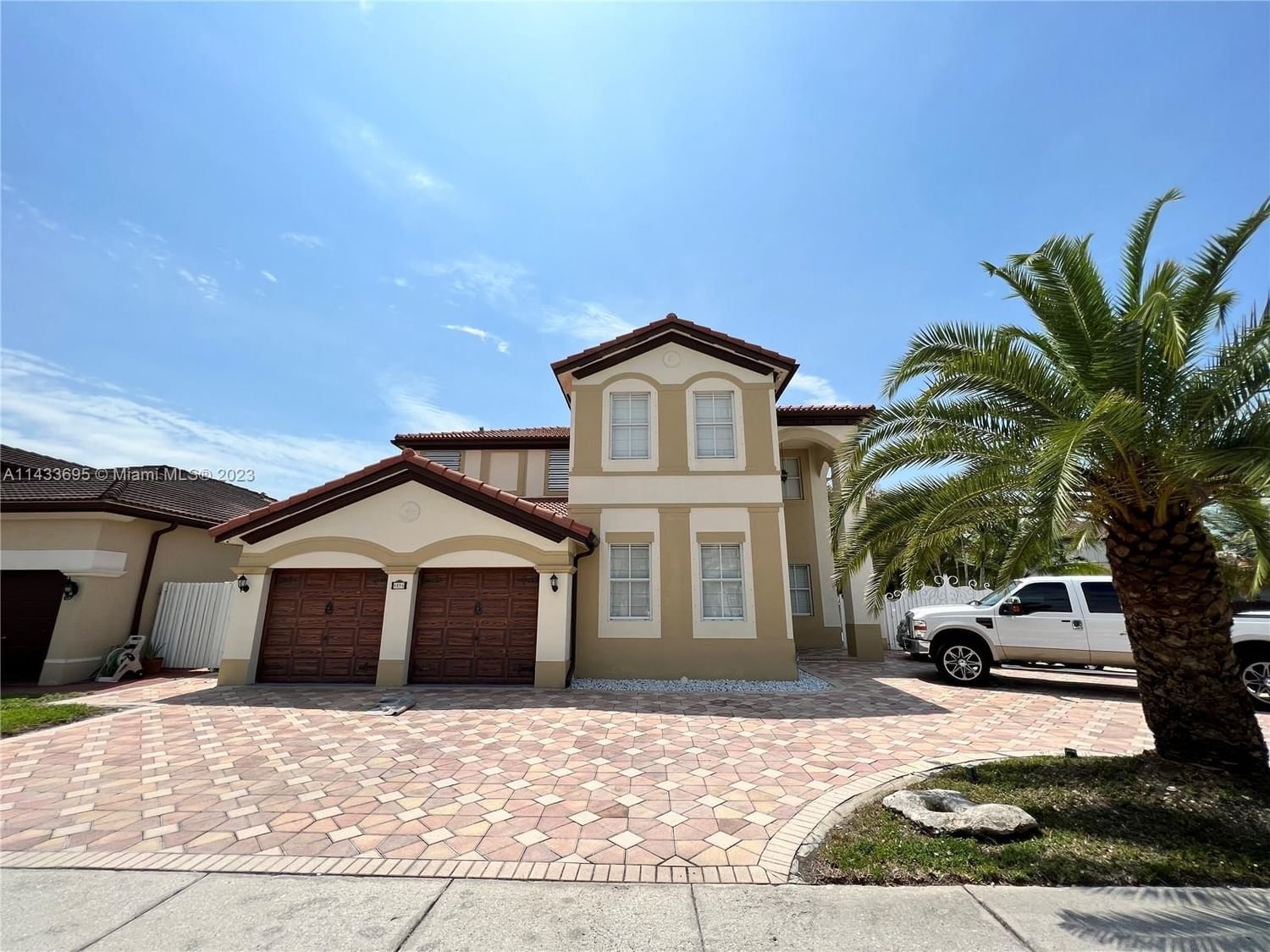 Real estate property located at 8896 181st St, Miami-Dade County, CENTURY GARDENS, Hialeah, FL
