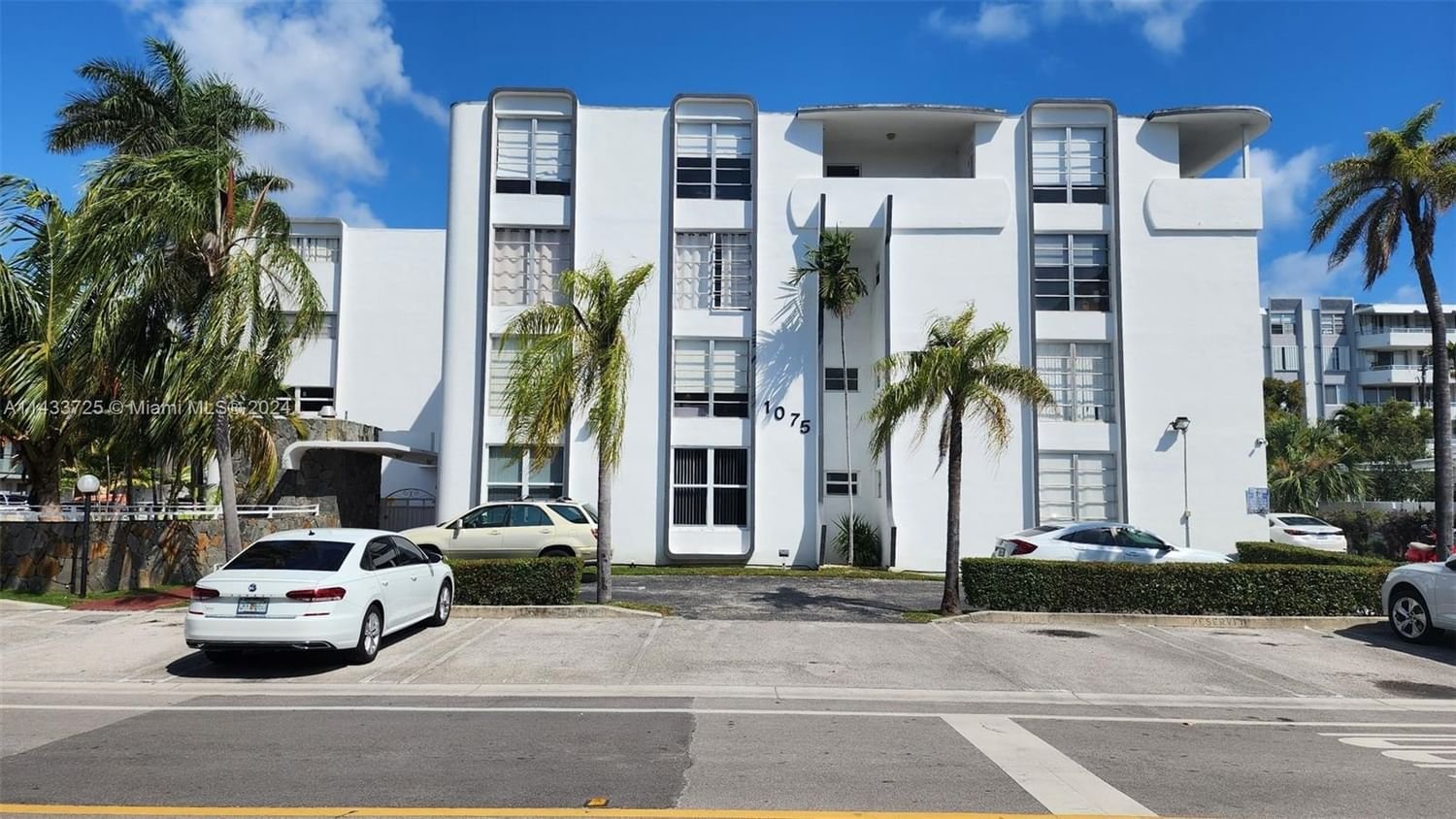 Real estate property located at 1075 93rd St #304, Miami-Dade County, THE ATRIUM CONDO, Bay Harbor Islands, FL