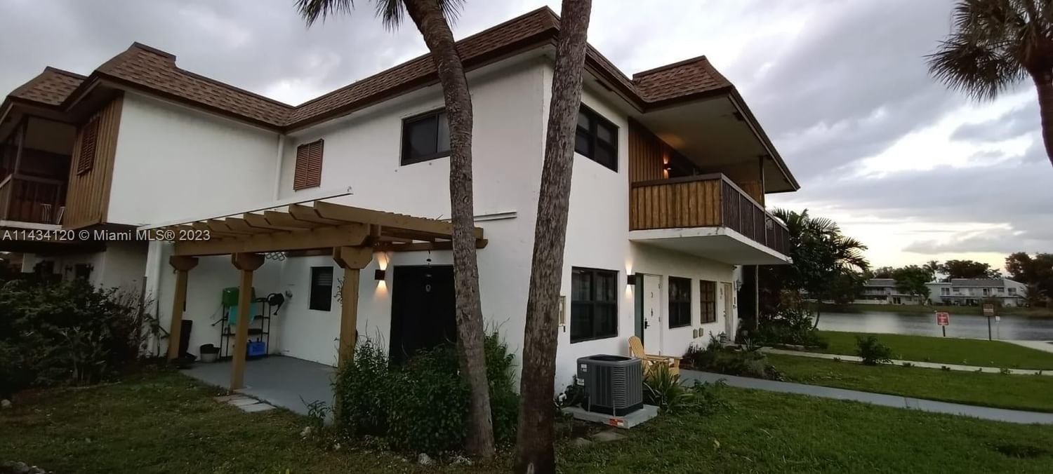Real estate property located at 6825 169th St #50D, Miami-Dade County, Hialeah, FL