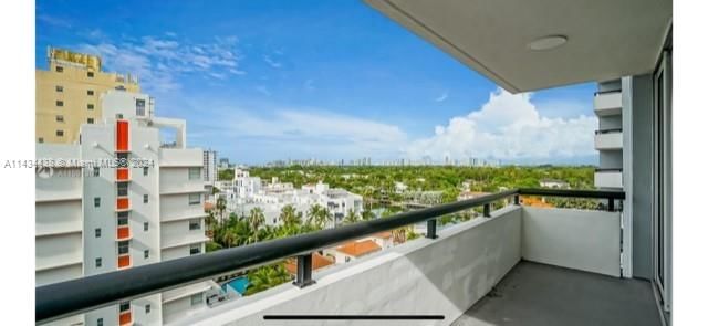 Real estate property located at 3200 Collins Ave #9-5, Miami-Dade County, Miami Beach, FL