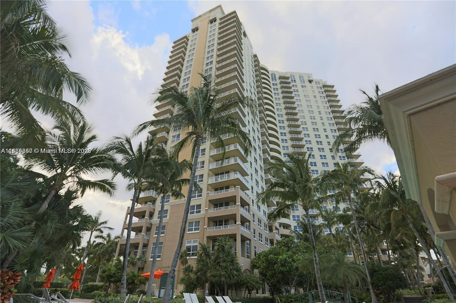 Real estate property located at 19501 Country Club Dr #2006, Miami-Dade County, TURNBERRY ON THE GREEN CO, Aventura, FL