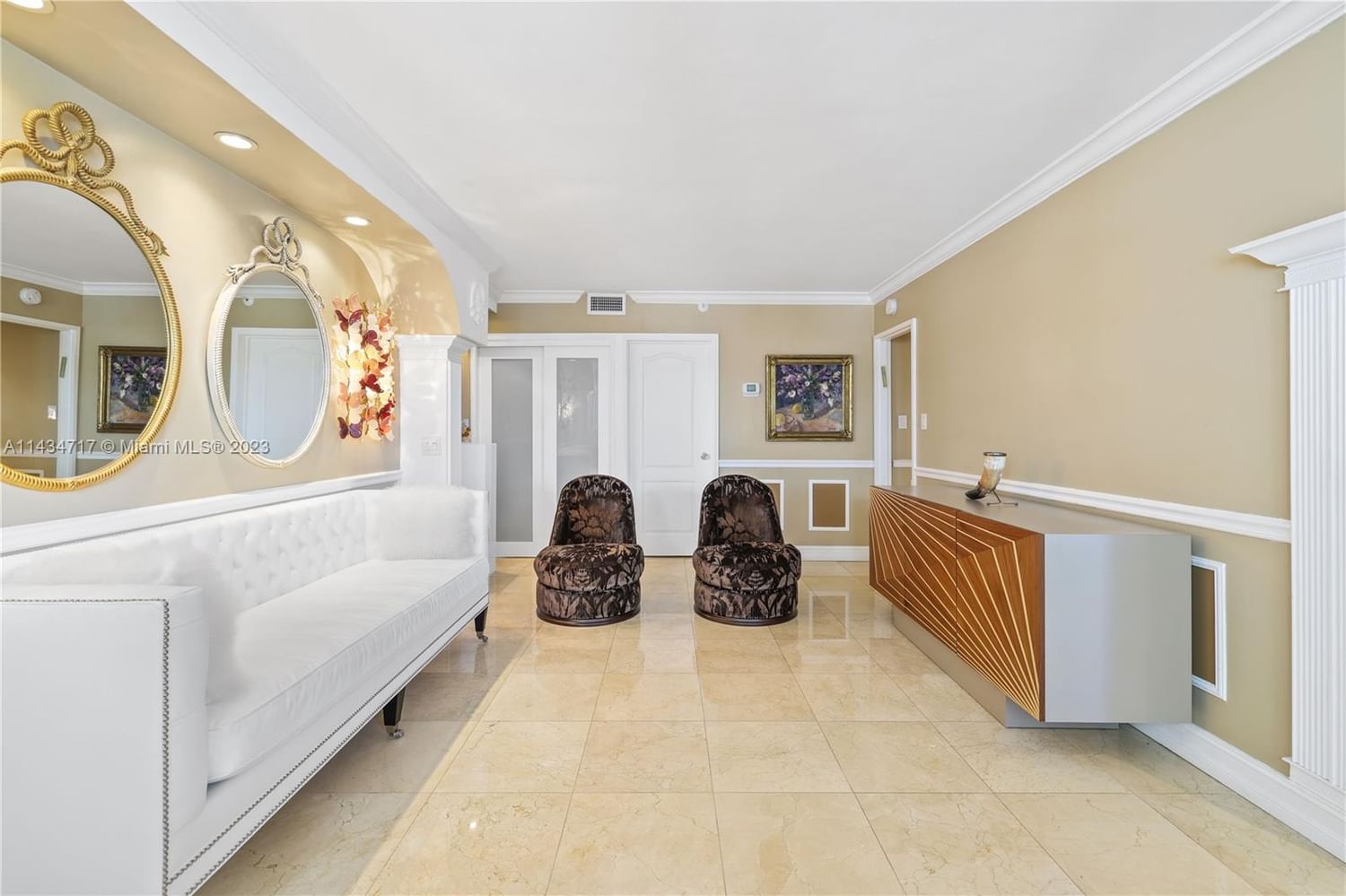 Real estate property located at 5225 Collins Ave #1018 & 1118, Miami-Dade County, Miami Beach, FL