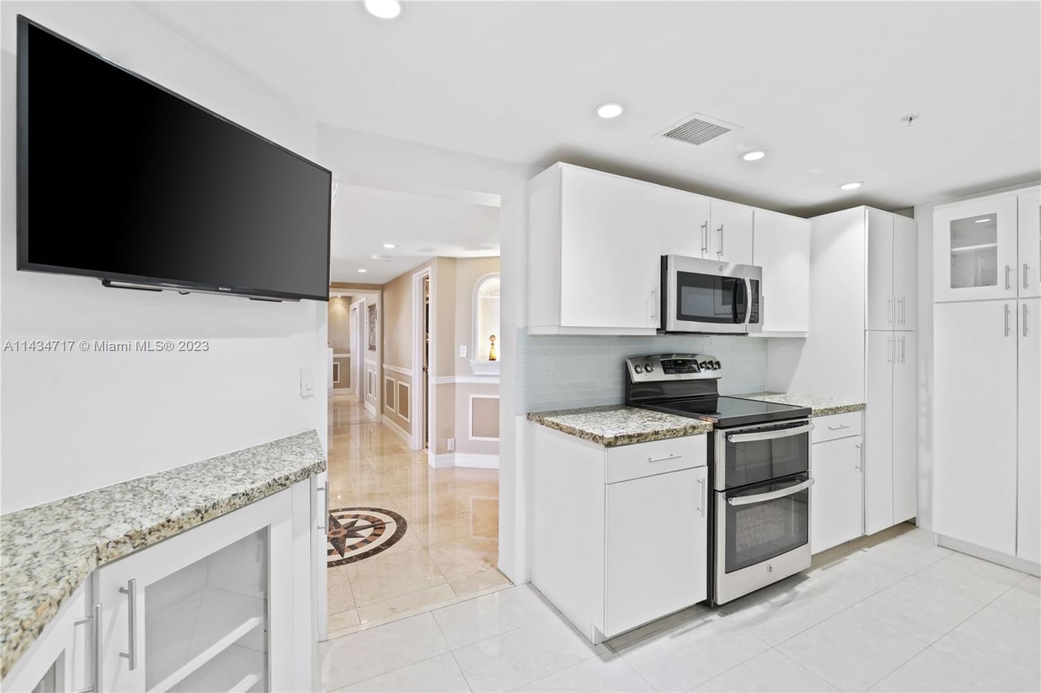 Real estate property located at 5225 Collins Ave #1018 & 1118, Miami-Dade County, Miami Beach, FL