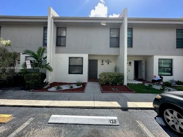 Real estate property located at 1177 98th Ter #132, Broward County, Pembroke Pines, FL