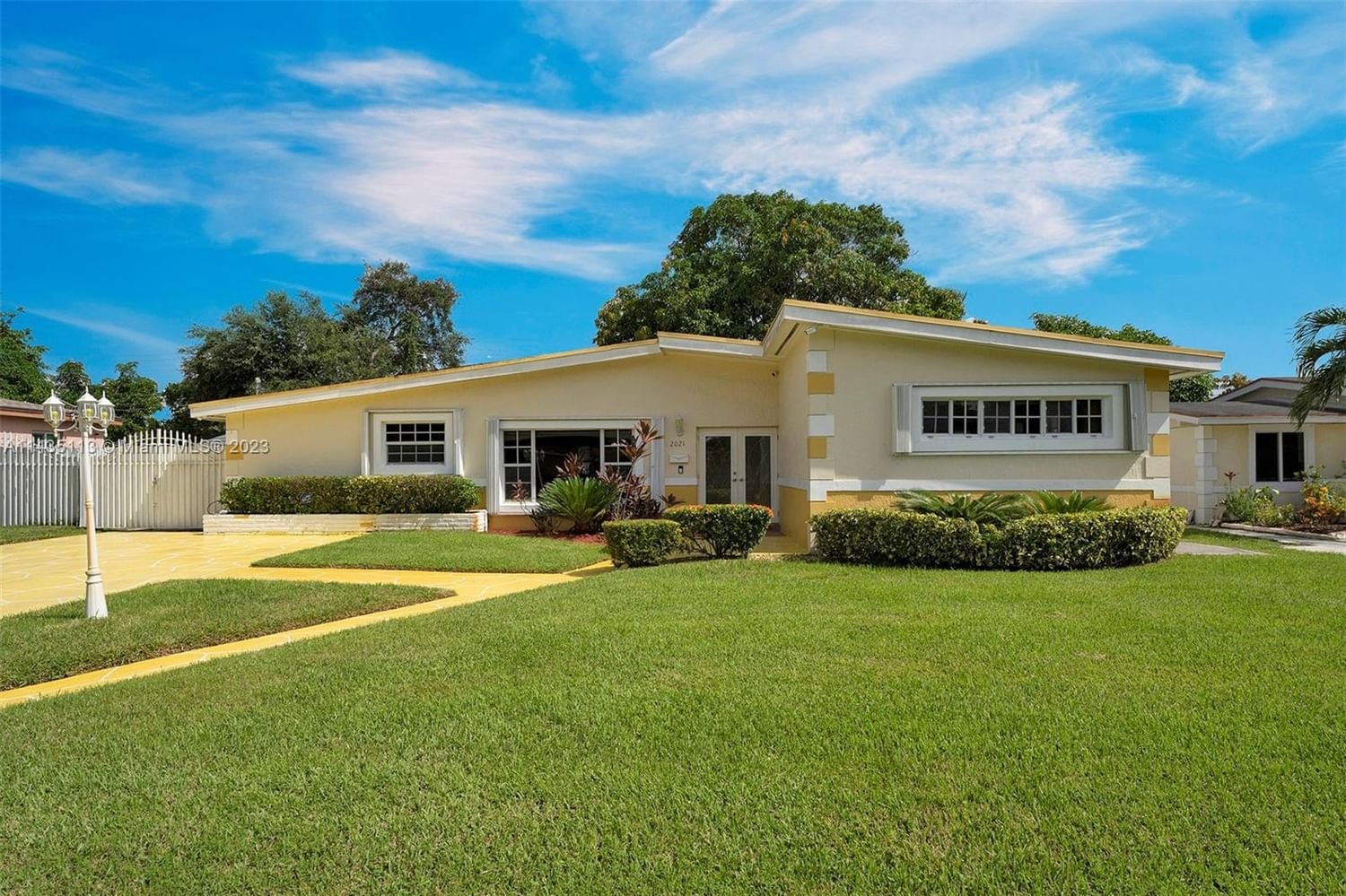 Real estate property located at 2021 185th Ter, Miami-Dade County, Miami Gardens, FL