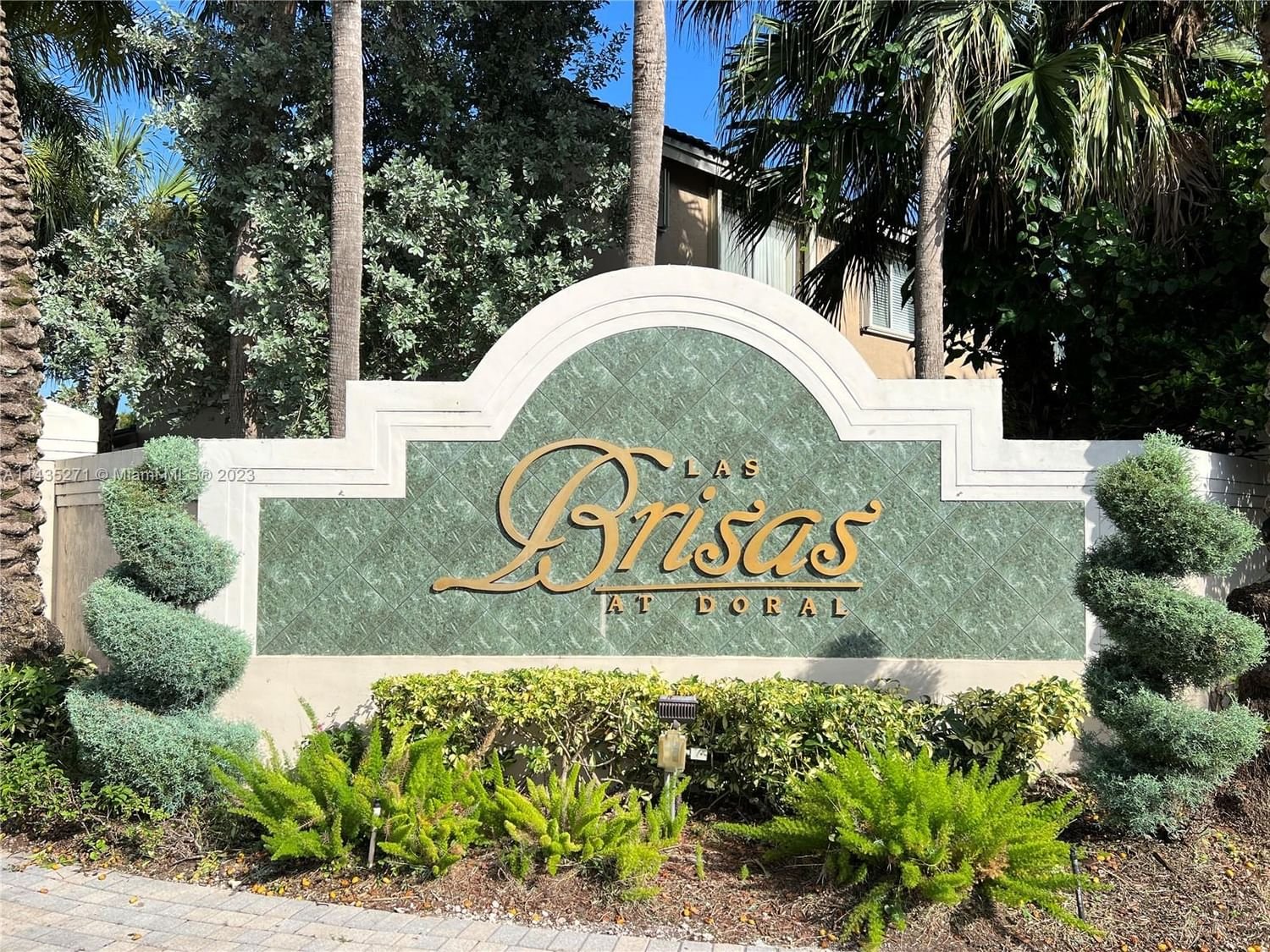 Real estate property located at 5701 114th Ct #102, Miami-Dade County, LAS BRISAS AT DORAL CONDO, Doral, FL