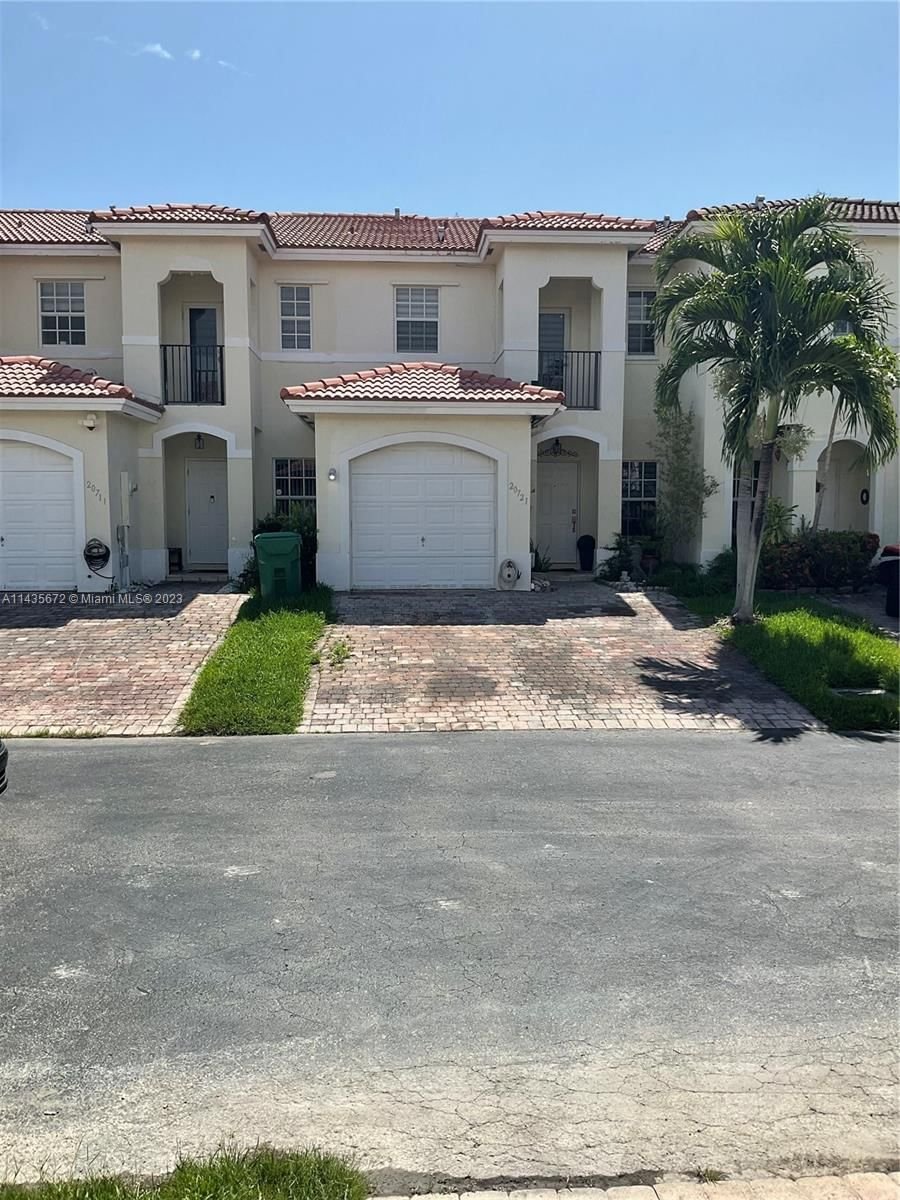 Real estate property located at 20721 80th Ct, Miami-Dade County, Cutler Bay, FL