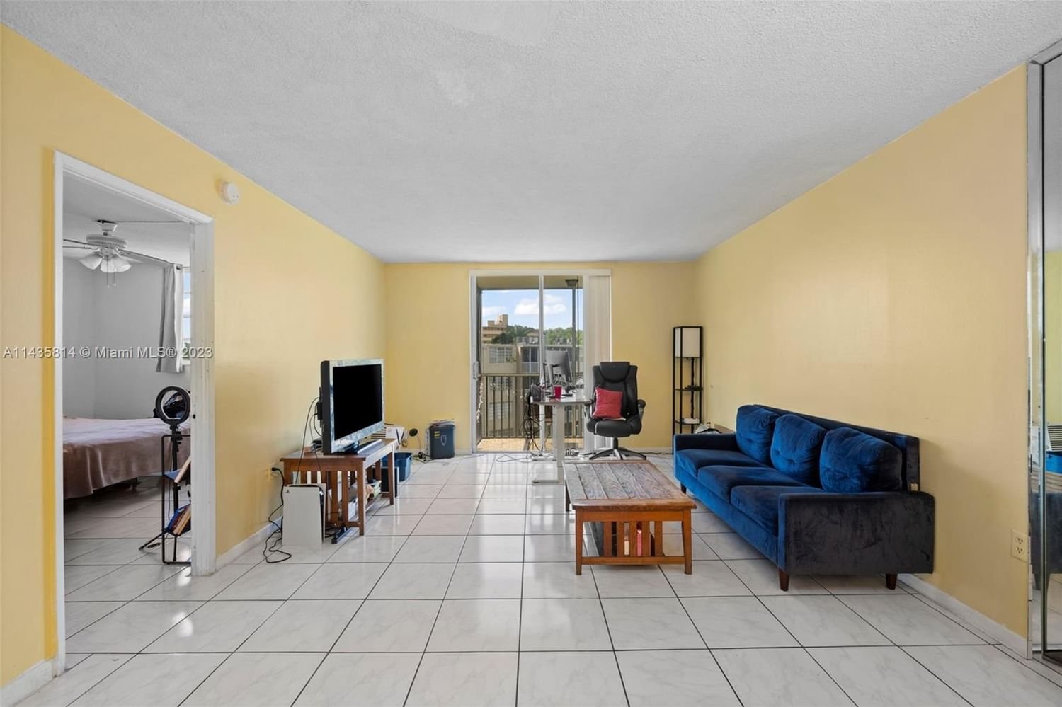 Real estate property located at 1700 191st St #403, Miami-Dade County, Miami, FL