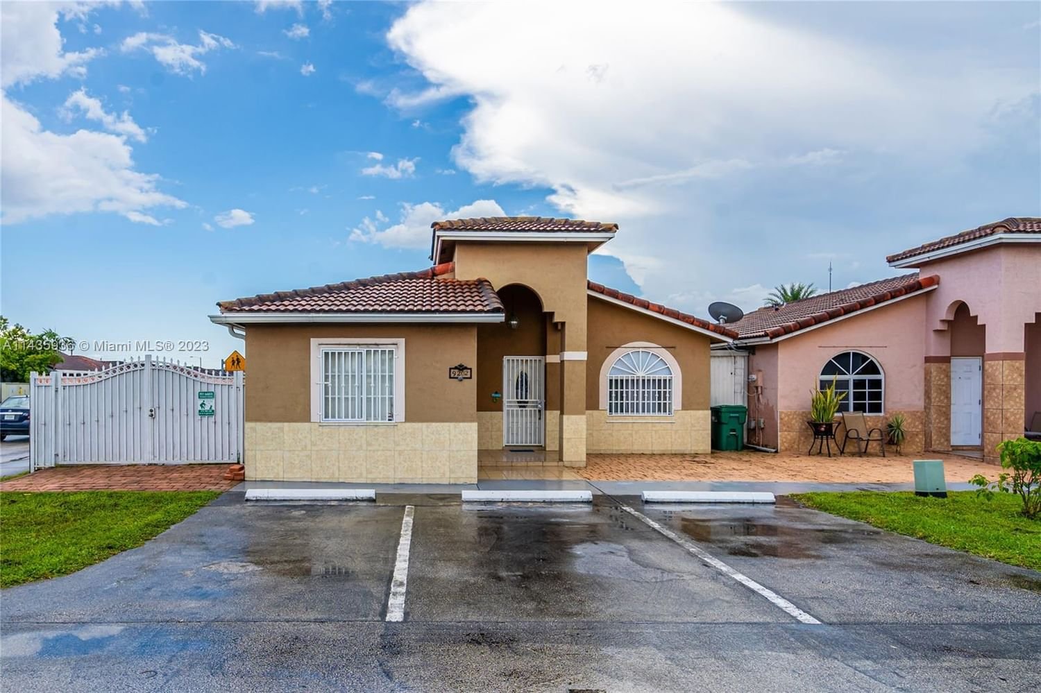Real estate property located at 9202 121st Ter #33, Miami-Dade County, Hialeah Gardens, FL