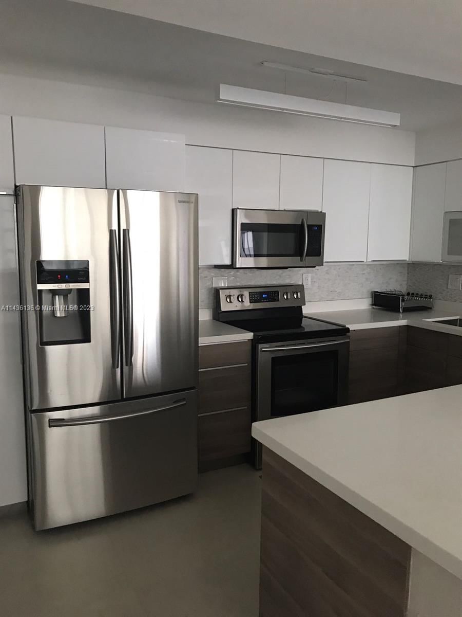 Real estate property located at 2780 183rd St #704, Miami-Dade County, COMMODORE PLAZA CONDO, Aventura, FL