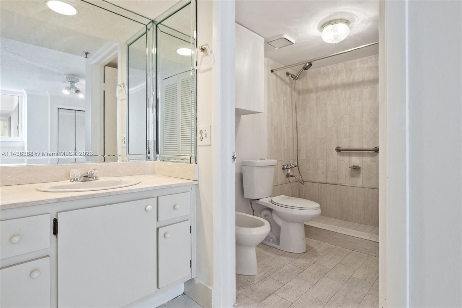 Real estate property located at 2457 Collins Ave #508, Miami-Dade County, Miami Beach, FL