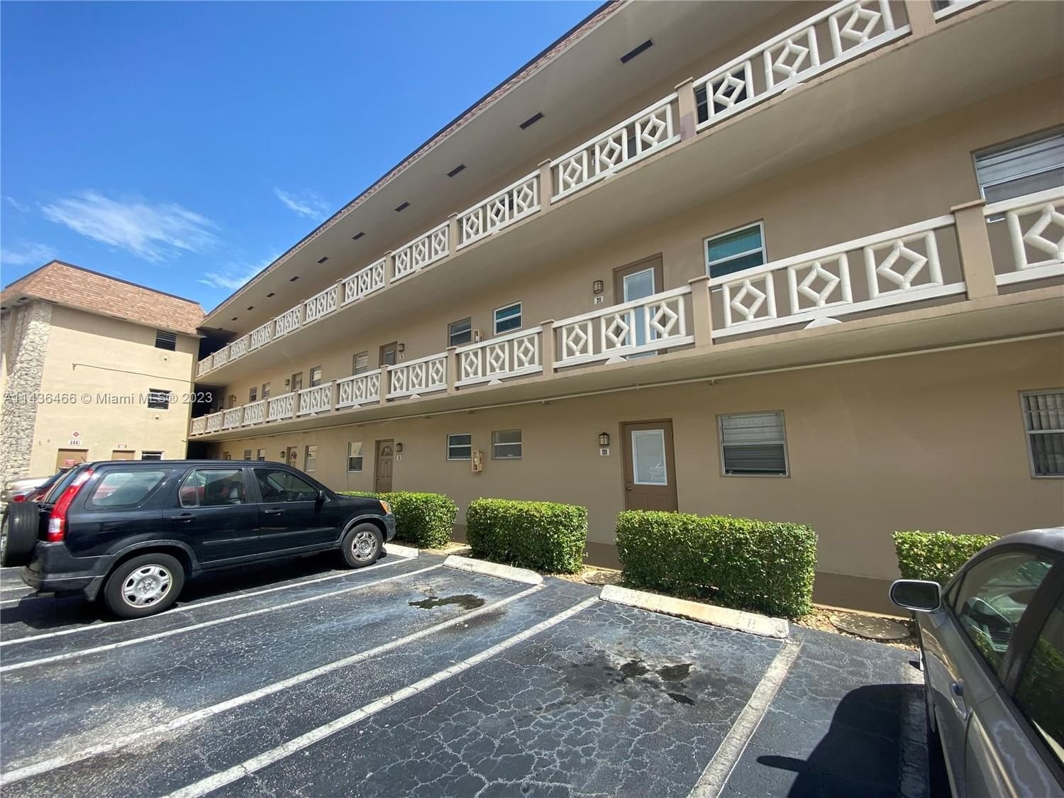 Real estate property located at 5061 Oakland Park Blvd #111, Broward County, Lauderdale Lakes, FL