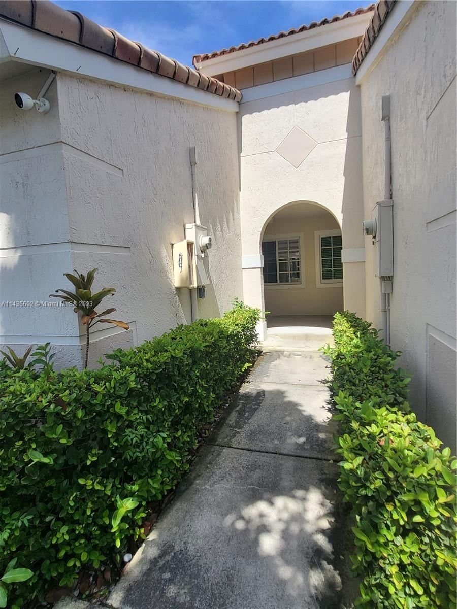 Real estate property located at 4926 32nd Ave, Broward County, Dania Beach, FL