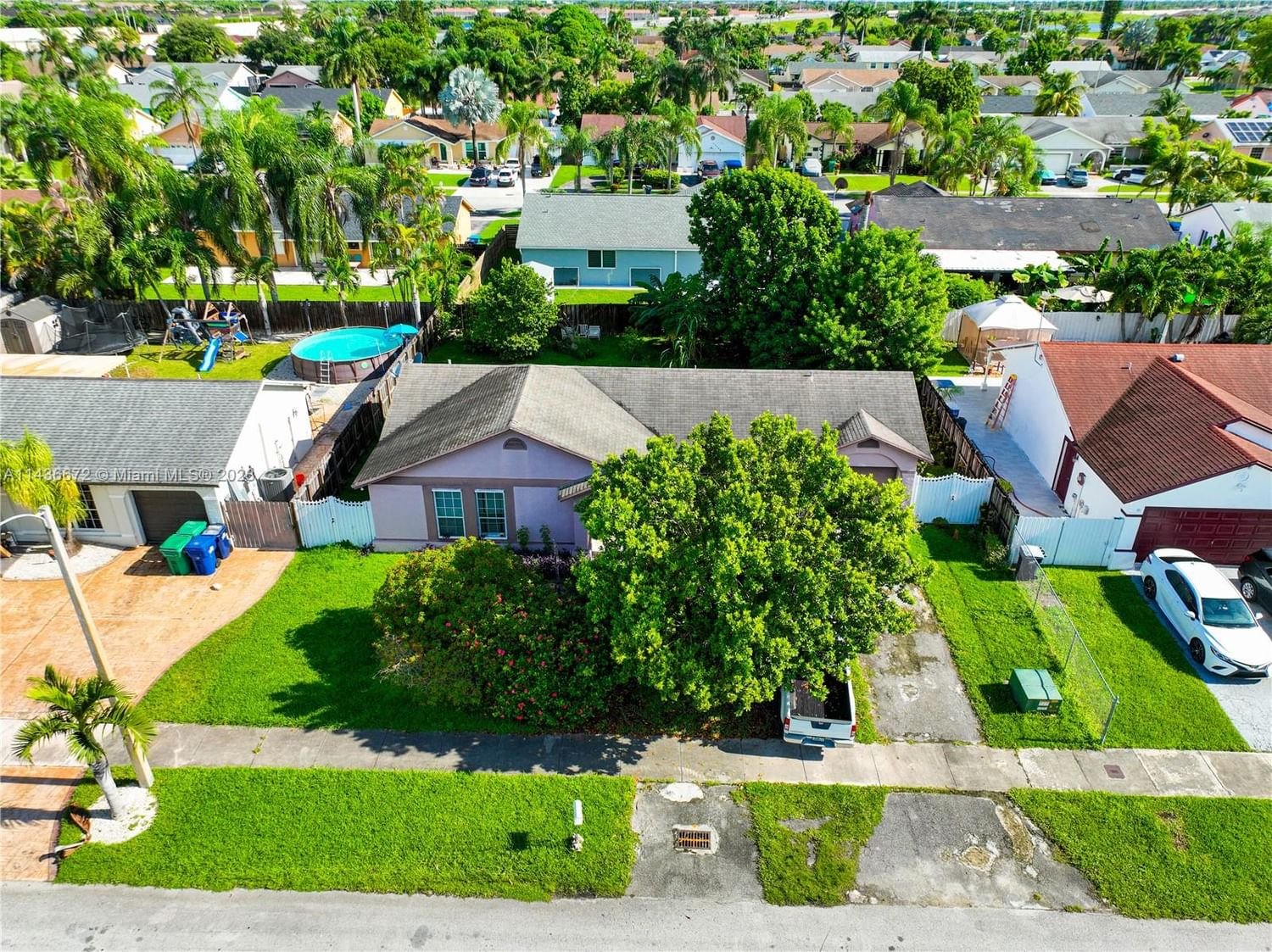 Real estate property located at 13761 284th St, Miami-Dade County, Homestead, FL