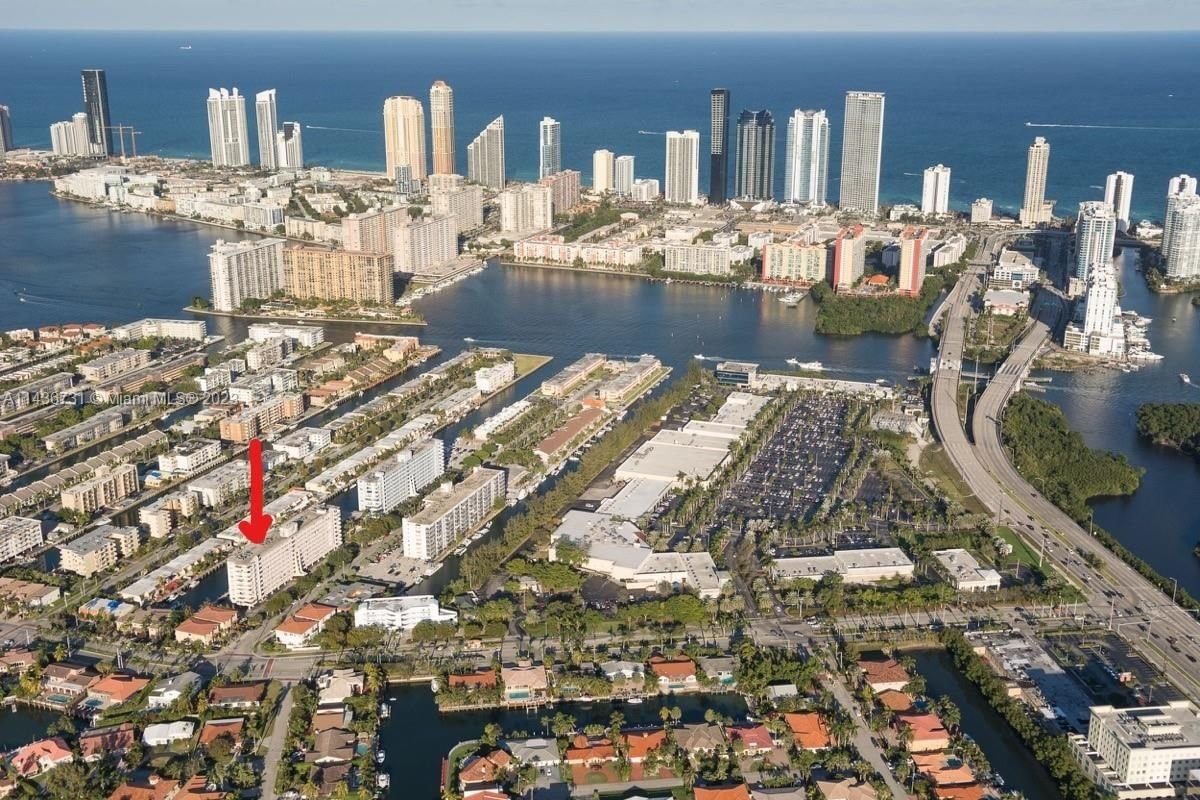Real estate property located at 3545 166th St #901, Miami-Dade County, North Miami Beach, FL