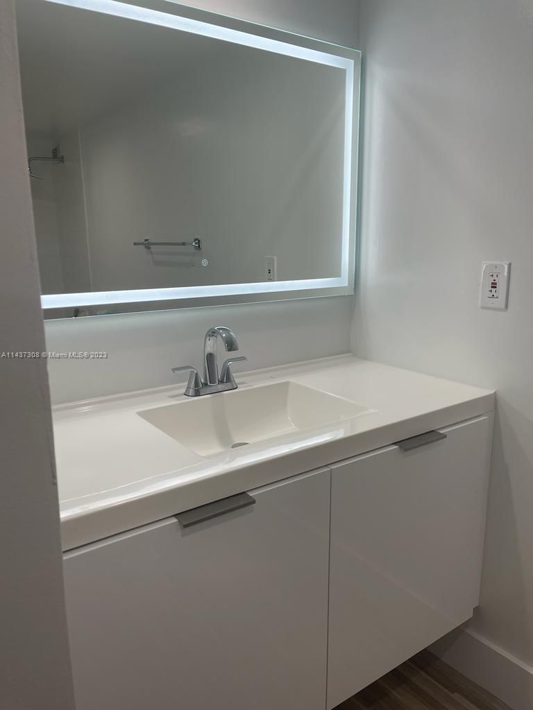 Real estate property located at 5600 Collins Ave #6U, Miami-Dade County, Miami Beach, FL