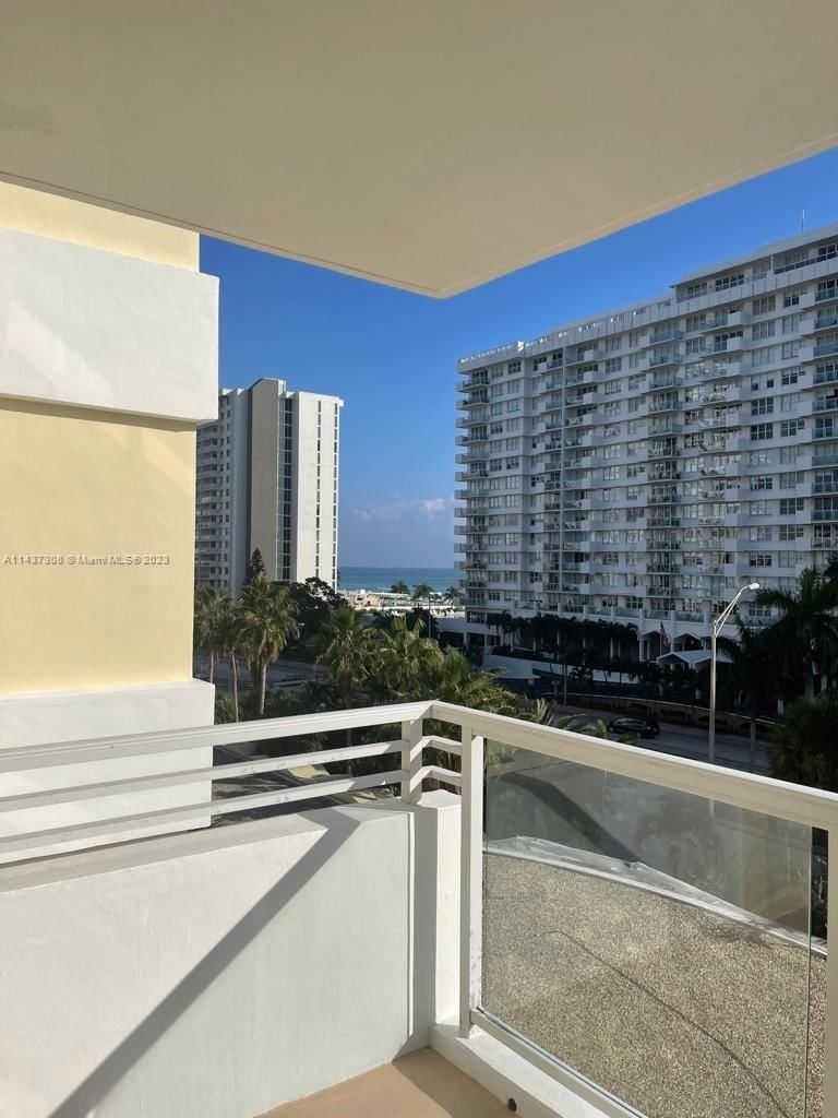 Real estate property located at 5600 Collins Ave #6U, Miami-Dade County, Miami Beach, FL