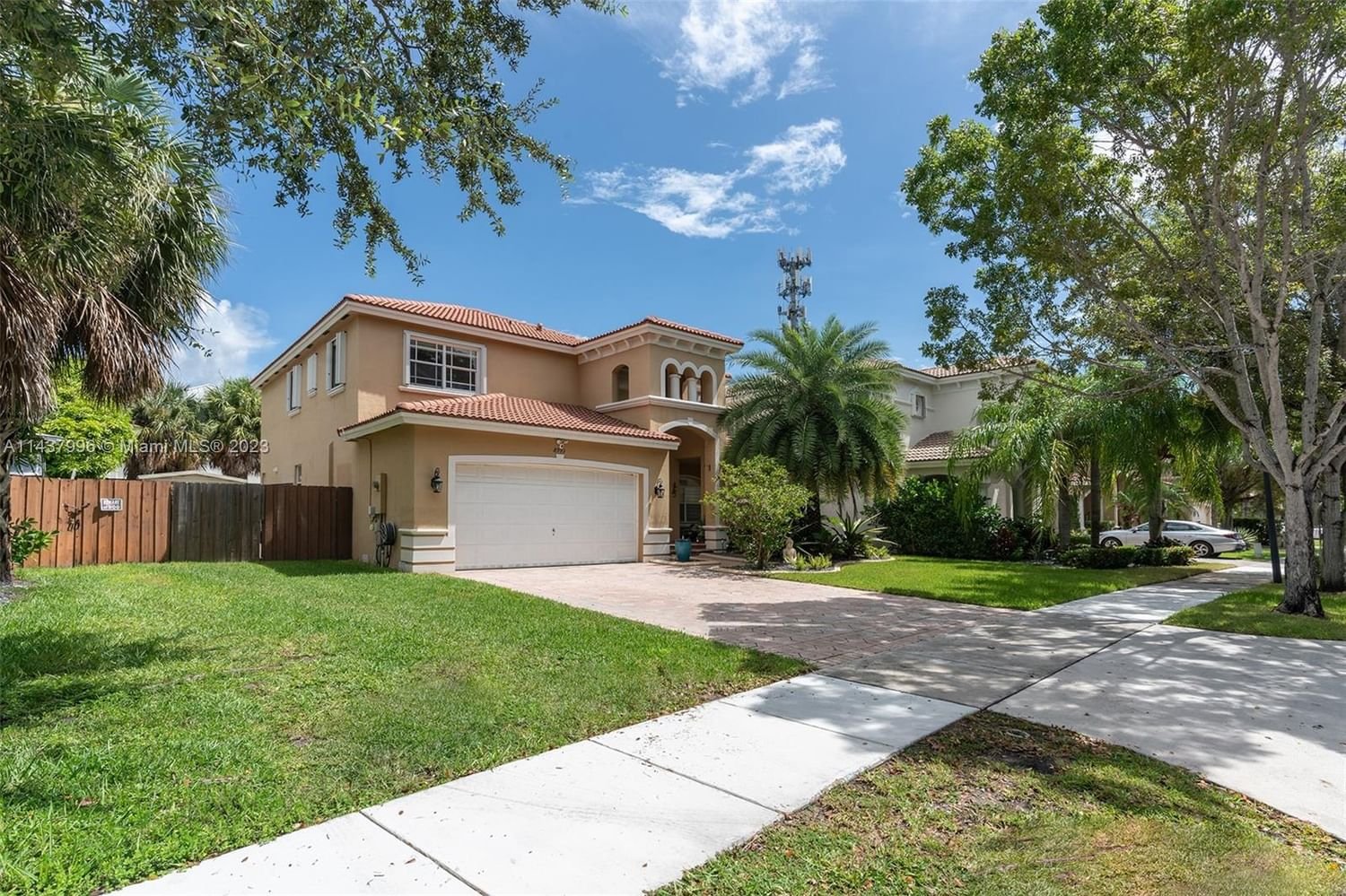 Real estate property located at 8993 206th St, Miami-Dade County, Cutler Bay, FL