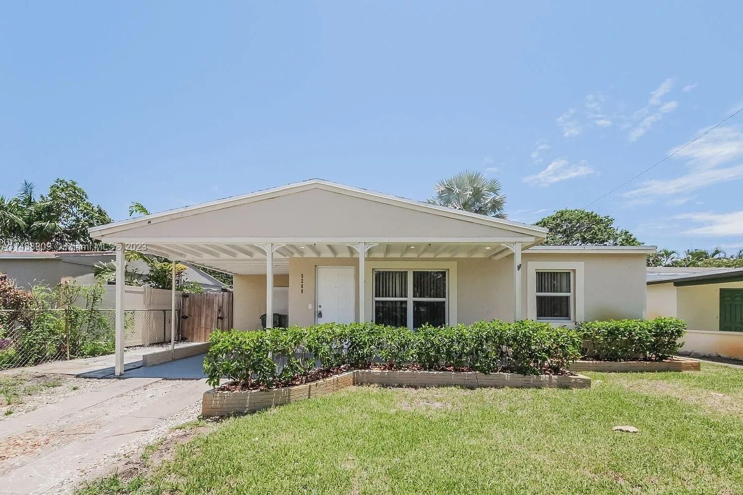 Real estate property located at 5280 3rd Ave, Broward County, Oakland Park, FL