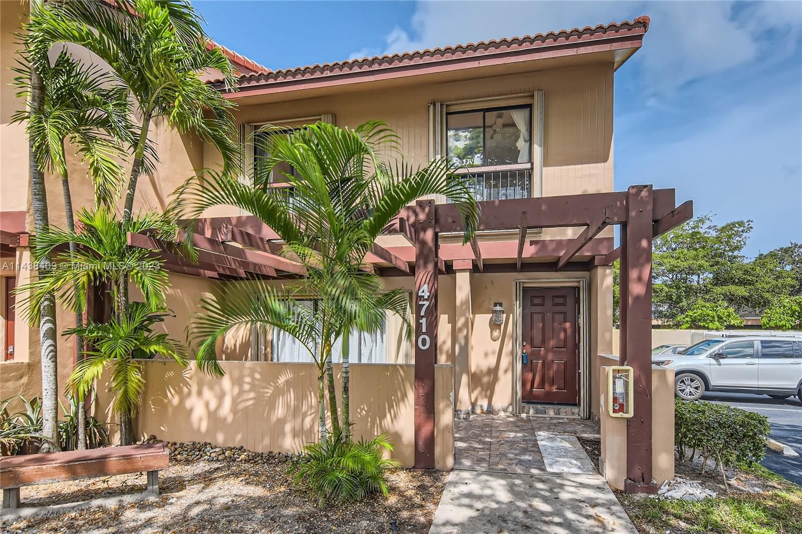 Real estate property located at 4710 Sheridan St #7, Broward County, CLASSIC TOWNE HOUSES WEST, Hollywood, FL